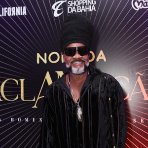 Carlinhos Brown puxa o Arrastão da quarta-feira de cinzas (18) no Carnaval de Salvador 2026