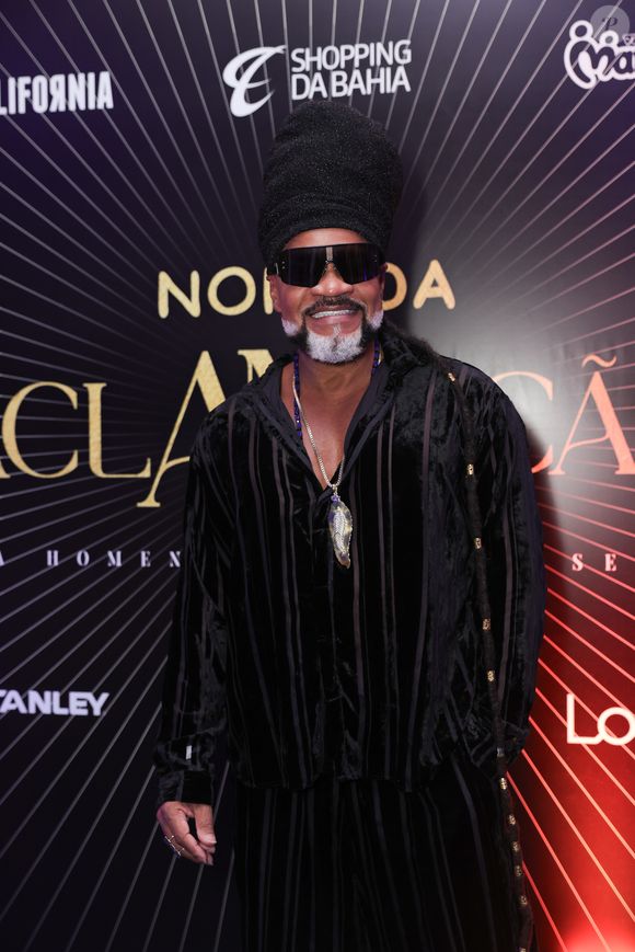 Carlinhos Brown puxa o Arrastão da quarta-feira de cinzas (18) no Carnaval de Salvador 2026