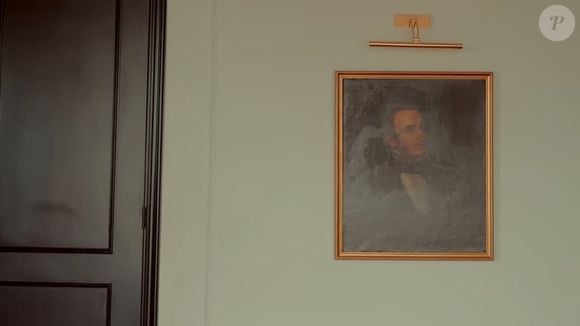 Quadro com pintura do bisavô é destaque na cobertura da diretora de 'Quem Ama Cuida', Amora Mautner