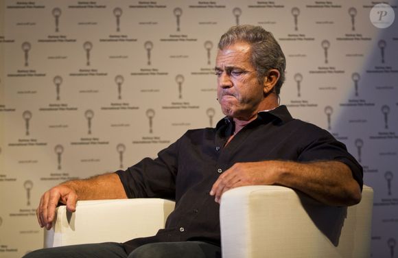 Um porta-voz de Mel Gibson rebateu duramente Winona Ryder, chamando sua versão de mentirosa.