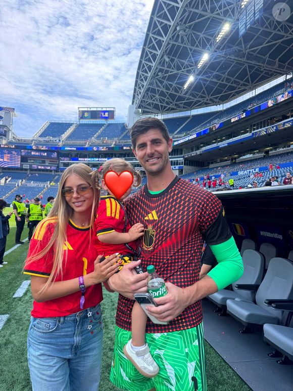 Goleiro da Bélgica na Copa 2026, Courtois está casado com Mishel: casal tem uma filha; jogador é pai de outras três crianças