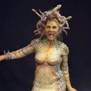 Internet vai ao delírio com nova criação da modelo e fãs declaram que só esperam o Halloween para ver sua fantasia