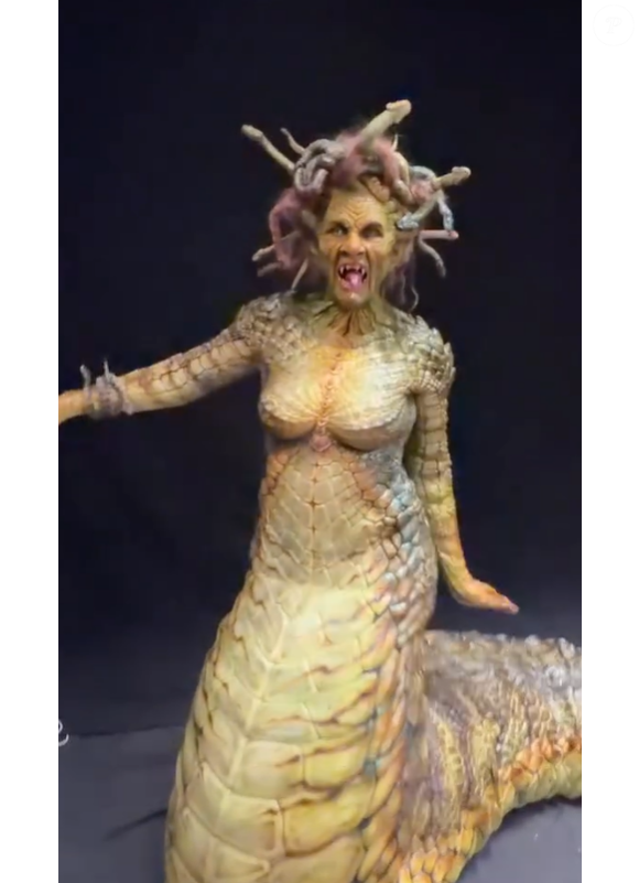 Internet vai ao delírio com nova criação da modelo e fãs declaram que só esperam o Halloween para ver sua fantasia