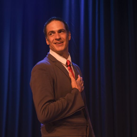 Mateus Solano se prontificou a reparar algum dano que tenha causado ao aparelho