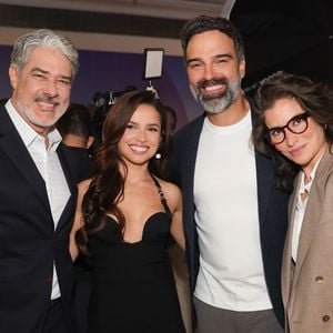 O blazer usado por Renata Vasconcellos no evento se destacava pela modelagem ampla e elegante