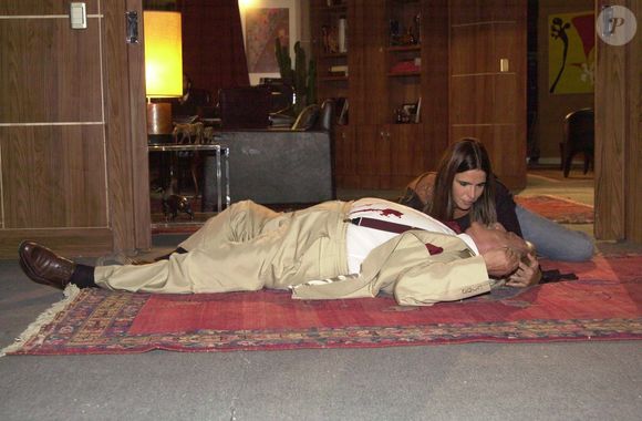 Quem matou Lineu na novela 'Celebridade' (2003-2004)? Empresário, personagem do ator Hugo Carvana, era executado ao longo da trama