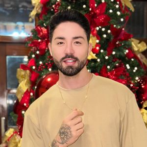 Rico Melquiades investiu em refazer a rinoplastia e ainda aplicar PMMA nos ombros, braços e peito