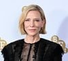 Sirsasana, a postura de ioga de cabeça para baixo mais difícil, que Cate Blanchett adora para relaxar, mas que não convence a ciência