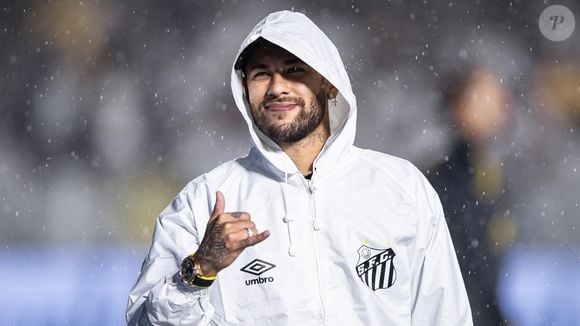 Neymar foi acusado de trair Bruna Biancardi com Any Awuada.