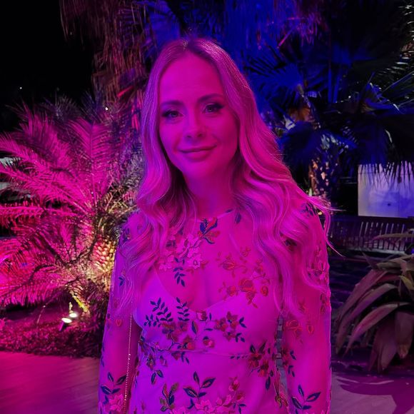 Juliana Silveira: ‘Ele ia me dirigir e tinha cena de choro, ele mandava eu repetir 20 vezes. Nada tava bom, ele pegou ranço e começou a me torturar no trabalho’