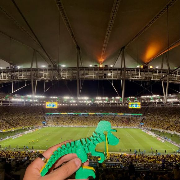 Dinossauros de Davi Lucca ganharam uma nova versão para a Copa do Mundo que é um grande sucesso
