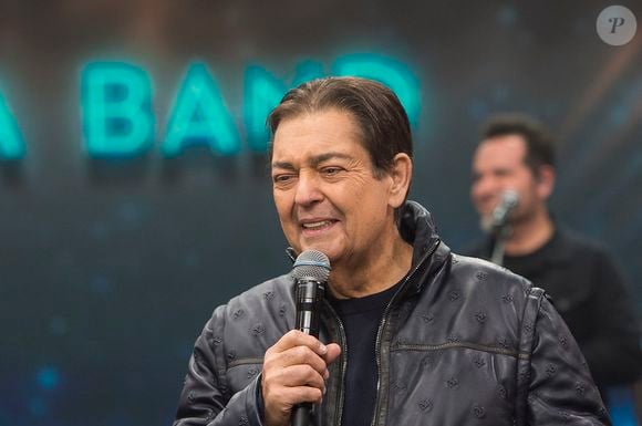 O estado de saúde de Faustão voltou a preocupar fãs nesta quarta-feira (27). Internado desde segunda-feira (25), o apresentador segue no Hospital Albert Einstein após retirada de sonda gástrica. A assessoria garantiu: 'Está tudo bem e sob controle'