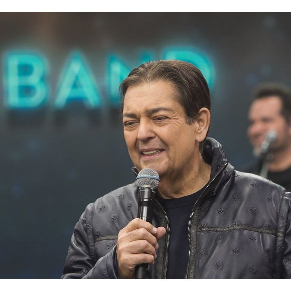 O estado de saúde de Faustão voltou a preocupar fãs nesta quarta-feira (27). Internado desde segunda-feira (25), o apresentador segue no Hospital Albert Einstein após retirada de sonda gástrica. A assessoria garantiu: 'Está tudo bem e sob controle'