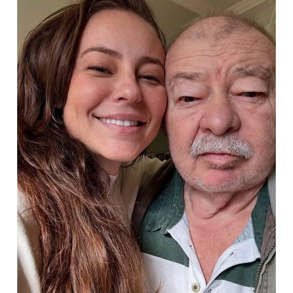 Paolla Oliveira revelou que deixou o cargo de rainha de bateria da Grande Rio para estar mais perto do pai