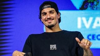 'BBB 26' com cota ex-Gabriel Medina? Em Casa de Vidro, candidata à Pipoca revela beijo no surfista: 'Nem deve lembrar'