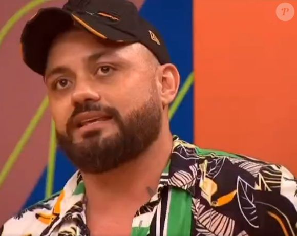 Carnavalesco detona novo formato dos desfiles e aponta falhas na organização