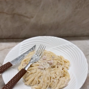 Macarrão de Simone Mendes é uma delícia para as refeições livres e virou a 'marca registrada' da cantora