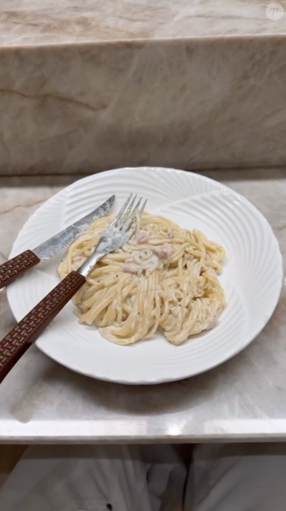 Macarrão de Simone Mendes é uma delícia para as refeições livres e virou a 'marca registrada' da cantora