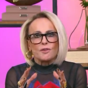 Ana Maria Braga classificou as informações como fake news e, sem citar nomes, teceu críticas ao jornalista. A informação foi dada por Lucas Pasin e Alessandro Lo-Bianco