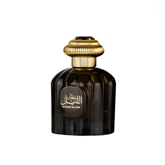 Sultan Al Lail (Al Wataniah) - 100ml | R$139 - traz uma proposta intensa e envolvente, perfeita para ocasiões noturnas. Criado para dominar com "presença e magnetismo", o perfume mistura frescor, com bagas de zimbro e laranja sanguínea, a um coração aromático de sálvia, lavanda e gerânio