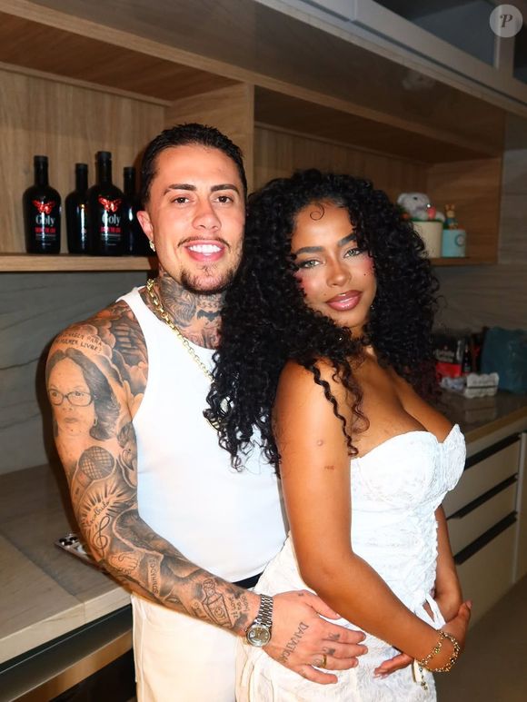 Casal, que já é conhecido pelo bom humor nas redes, protagoniza mais um momento viral com direito a pegadinha e resposta afiada