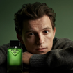 Eu entendo a Zendaya! Encontrei na Sephora um perfume da Prada com cheiro de milionário elegante, do qual Tom Holland é o rosto