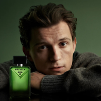 Eu entendo a Zendaya! Encontrei na Sephora um perfume da Prada com cheiro de milionário elegante, do qual Tom Holland é o rosto