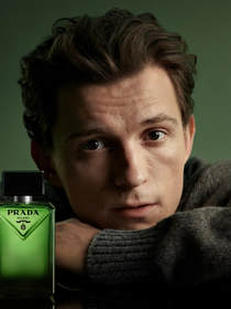Eu entendo a Zendaya! Encontrei na Sephora um perfume da Prada com cheiro de milionário elegante, do qual Tom Holland é o rosto