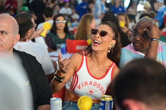 Juliana Paes retornou à Viradouro para o desfile em homenagem a Mestre Ciça no Carnaval 2026