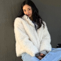 Eu achava feio, mas me rendi a esse modelo de Crocs marshmallow que, além de confortável, é mega estiloso