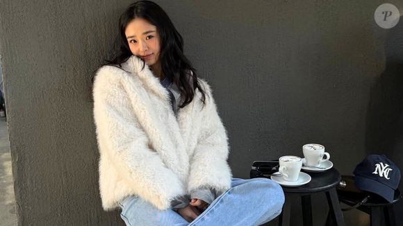 Eu achava feio, mas me rendi a esse modelo de Crocs marshmallow que, além de confortável, é mega estiloso