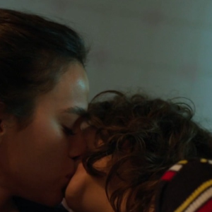 As atrizes Bruna Marquezine e Alanis Guillen estão no centro da repercussão da segunda temporada de Amor da Minha Vida após cenas românticas