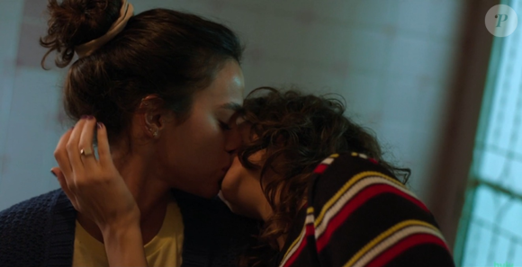 As atrizes Bruna Marquezine e Alanis Guillen estão no centro da repercussão da segunda temporada de Amor da Minha Vida após cenas românticas