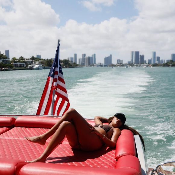Além da Disney, a viagem incluiu dias de sol e mar em Miami — onde o casal tem um imóvel avaliado em R$ 13 milhões