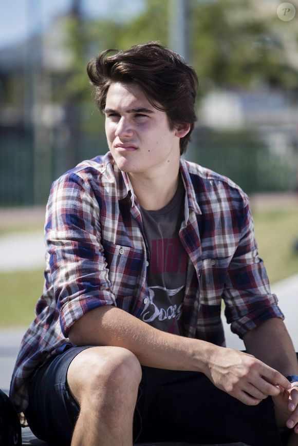 Nicolas Prattes demorou um tempo depois de 'Terra Nostra' para ser protagnista: sua primeira produção de destaque na TV Globo foi 'Malhação'