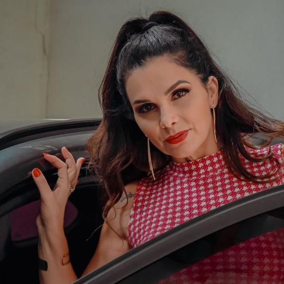 Luiza Ambiel anunciou que recrutará um fã para gravar um pornô com ela