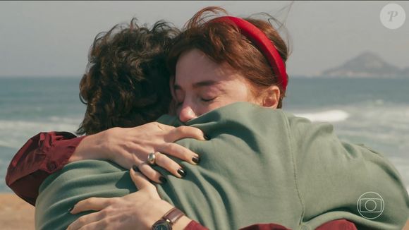 Solange contou que está grávida de Afonso em 'Vale Tudo'