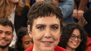 Clara Cervera, maquiadora, sobre a maquiagem ideal para mulheres com mais de 40: 'O delineador de 20 anos atrás já não valoriza mais seus olhos, e usar muita sombra pode fazer você parecer mais velha'