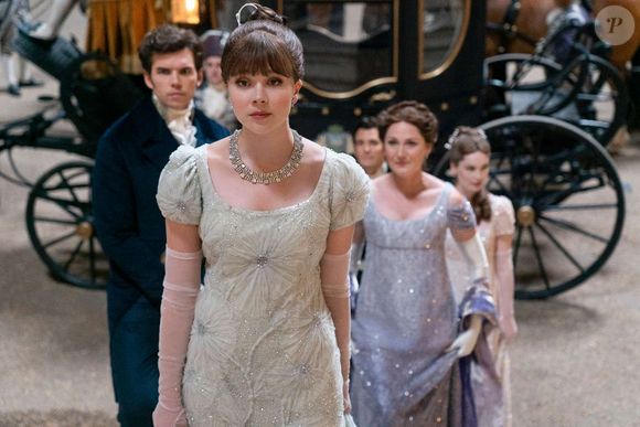 Atriz de Eloise Bridgerton não tem Instagram por causa de ansiedade