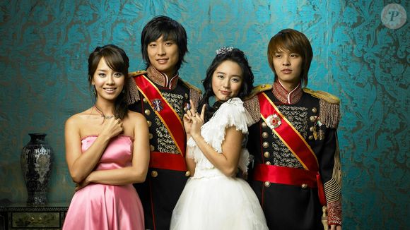 'Princess Hours', uma jovem comum se casa com o príncipe herdeiro devido a uma promessa e se apaixona à primeira vista, mas o vê apaixonado por outra mulher
