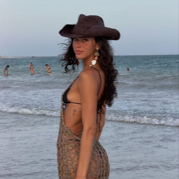 Em entrevista para a Vogue, Bruna Marquezine disse ser a 'louca do laser' e sempre estar aplicando novas tecnologias no rosto