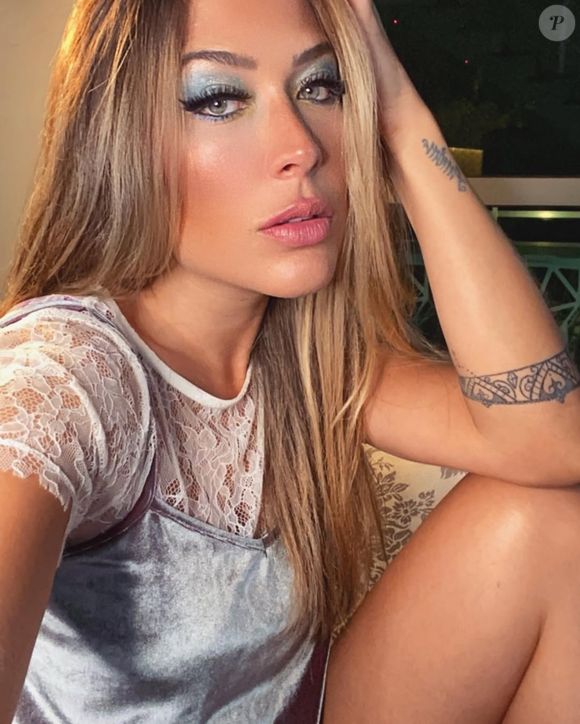 Marca registrada de Renata Muller sempre foi o cabelo loiro ou com luzes