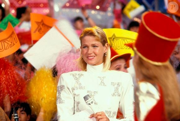 A relação de Xuxa Meneghel com a moda ganhou um capítulo especial em Nova York: a apresentadora revelou que Carolina Herrera faz parte de seu guarda-roupa desde os anos 80 e levou uma saia que usou em 1990