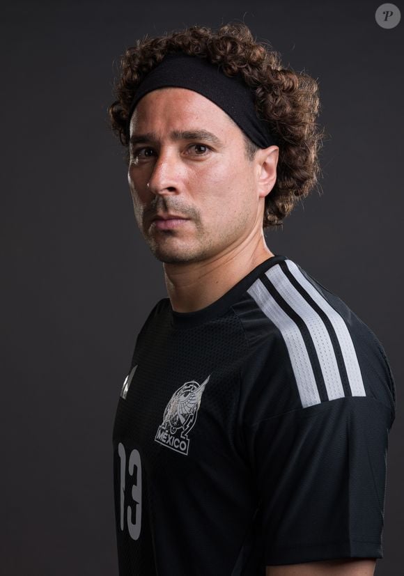 Recordista de Copas pelo México, Guillermo Ochoa já foi namorado de Dulce María, que descreveu o goleiro como um 'cara legal' e 'sonhador'