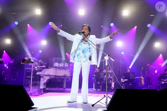 Roberto Carlos e membros da equipe foram atendidos para exames e liberados em seguida