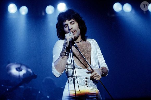 De acordo com o Daily Mail, Freddie Mercury chamava a filha de 'Bibi' e teria composto músicas do Queen, como 'Bijou', inspiradas na relação entre os dois