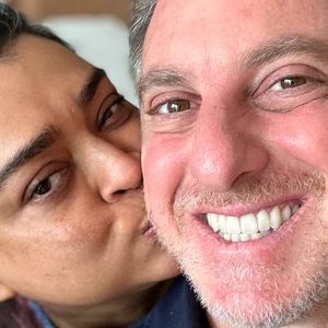 Preta Gil foi homenageada por Luciano Huck neste domingo, 27 de julho de 2025