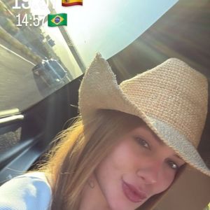 Virgínia descreveu a árdua tarefa de colocar os horários: ‘Quando eu tô em outro país, tenho que pegar o horário do outro país, colocar a bandeira do outro país, fazer a matemática…’