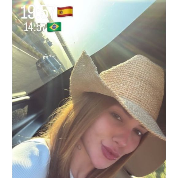 Virgínia descreveu a árdua tarefa de colocar os horários: ‘Quando eu tô em outro país, tenho que pegar o horário do outro país, colocar a bandeira do outro país, fazer a matemática…’