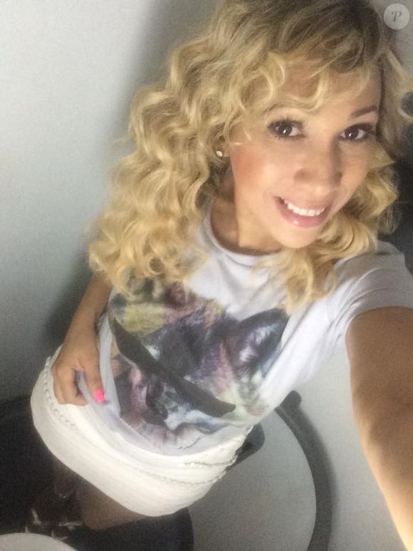 Taty Girl chegou a recriar seus cabelos cacheados do início da carreira em algumas ocasiões